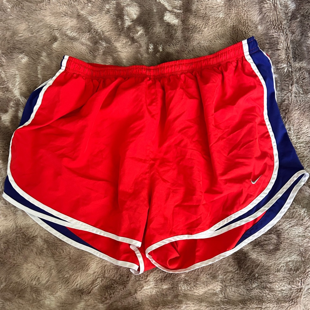 Nike Women’s Dri-FIT Tempo Short